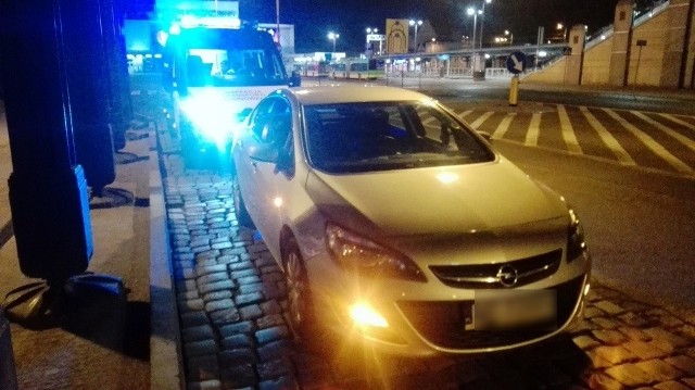 Inspektorzy Inspekcji Transportu Drogowego z Poznania zatrzymali na dworcu kierowcę korzystającego z aplikacji Bolt. To nowa nazwa aplikacji do przejazdu samochodem Taxify.