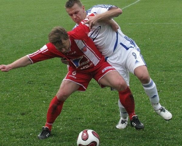 Niezwykle aktywny Grzegorz Wędzyński już na początku drugiej części meczu musiał opuścić plac gry.