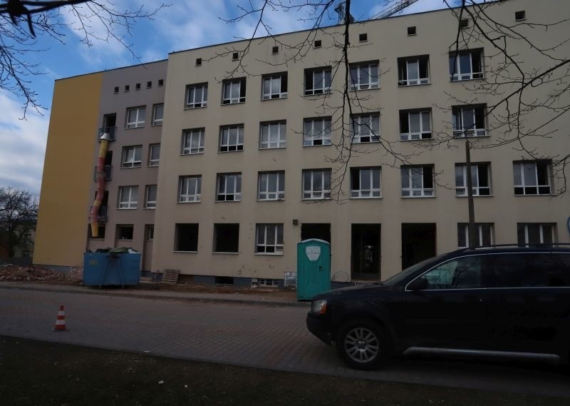 Budowa centrum rehabilitacji przy ulicy Narutowicza. Budowlańcy stawiają ściany nowego budynku. Sprawdzamy postęp prac (zdjęcia)
