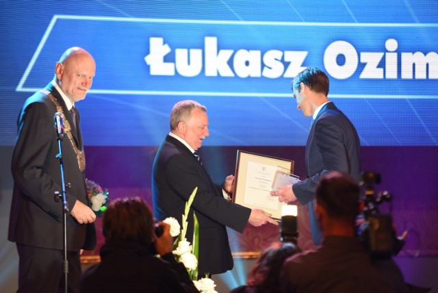 Nagrody Prezydenta Miasta Michała ZaleskiegoPo raz kolejny Prezydent Michał Zaleski wręczył nagrody osobą zasłużonym dla miasta.