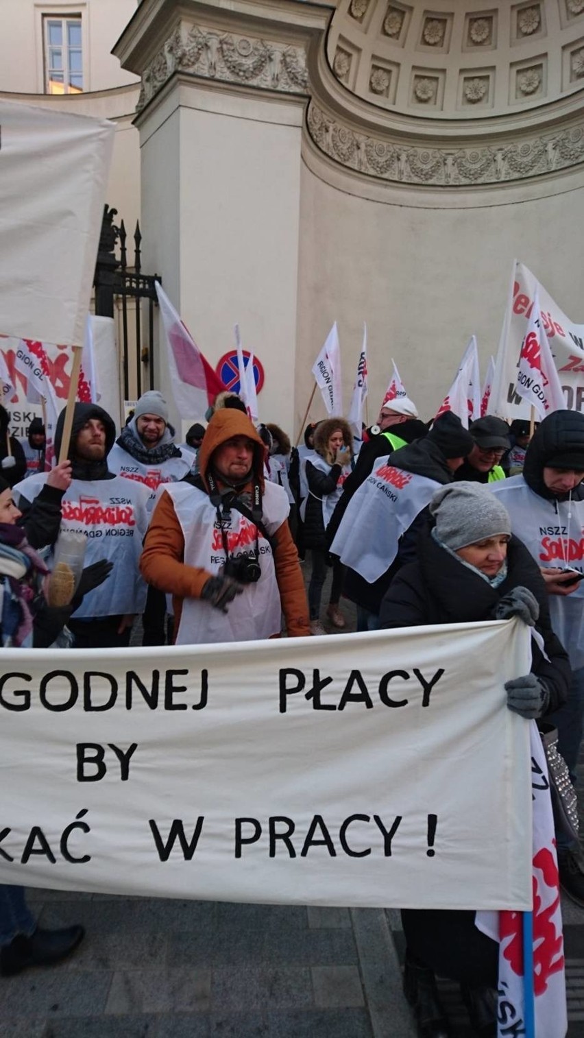 Protest personelu Regionalnego Ośrodka Psychiatrii Sądowej w Starogardzie Gd. Tu trafiają najbardziej niebezpieczne osoby w Polsce 