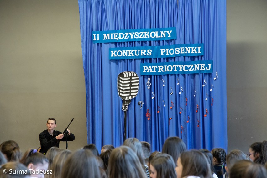 Uczniowie śpiewali o Ojczyźnie. II Międzyszkolny Konkurs Piosenki Patriotycznej w Stargardzie [ZDJĘCIA, WIDEO]