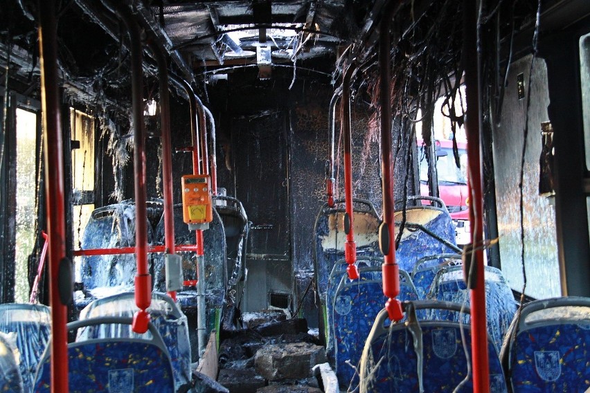 Spłonął hybrydowy autobus, który miał trafić do Częstochowy [ZDJĘCIA]