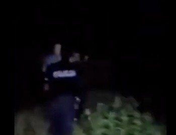 Szczęśliwy finał nocnych poszukiwań. Policjanci odnaleźli 20-latkę, która zgubiła się w Biebrzańskim Parku Narodowym (zdjęcia, video)