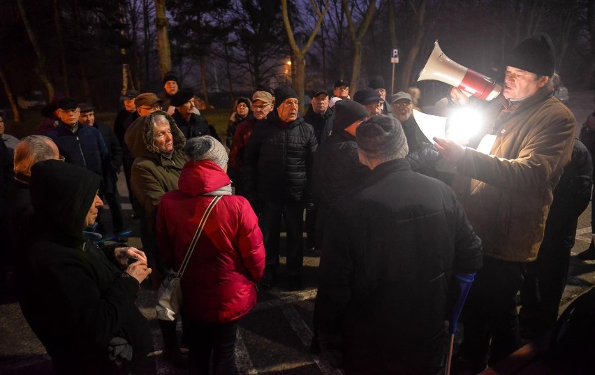 Protest mieszkańców przed siedzibą LSWM Morena w Gdańsku....