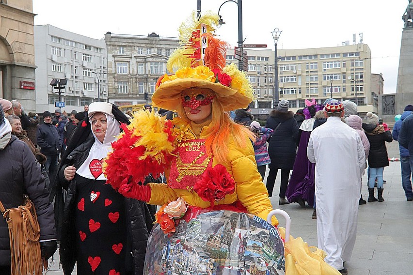 Parada karnawałowa w Łodzi. Korowód przebierańców przeszedł ulicą Piotrkowską. Zobaczcie zdjęcia!