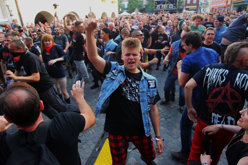 JAROCIN 2017: Tak się bawi publiczność na festiwalu