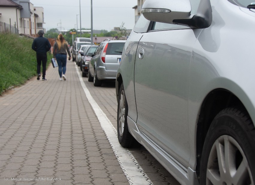 Białystok. Powstaną nowe miejsca parkingowe. Miasto ogłosiło przetarg [ZDJĘCIA]