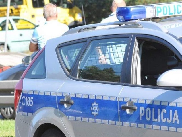 Pijana 39-latka w Brodnicy staranowała policyjny radiowóz. Grozi jej do dwóch lat więzienia.