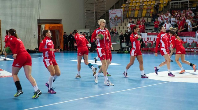 W Hali Widowiskowo-Sportowej w Koszalinie reprezentacja Polski przegrała z Węgrami w meczu w ramach eliminacji do mistrzostw Europy w piłce ręcznej kobiet.