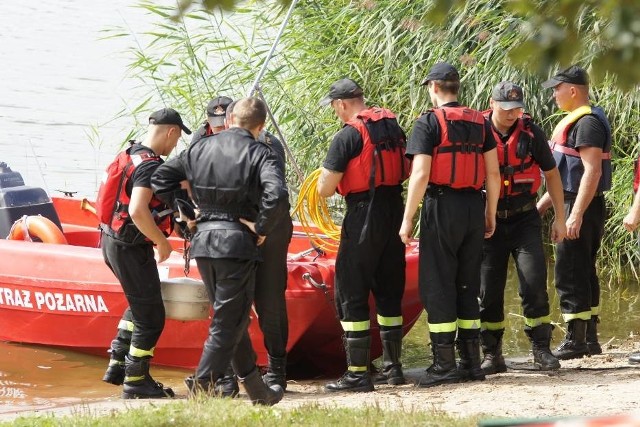 W Murowańcu trwają poszukiwania mężczyzny, który wszedł do wody i już nie wypłynął