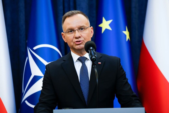Andrzej Duda złożył wniosek do Trybunału Konstytucyjnego o rozstrzygnięcie sporu kompetencyjnego pomiędzy Prezydentem RP, a premierem oraz prokuratorem generalnym.