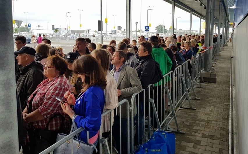 Otwarcie Ikei w Lublinie. Pierwsi klienci czekali w kolejce do wejścia (ZDJĘCIA, WIDEO)