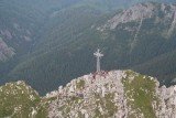 Wiemy kto chciał pożyczyć krzyż z Giewontu! Miał on trafić na... Stadion Narodowy