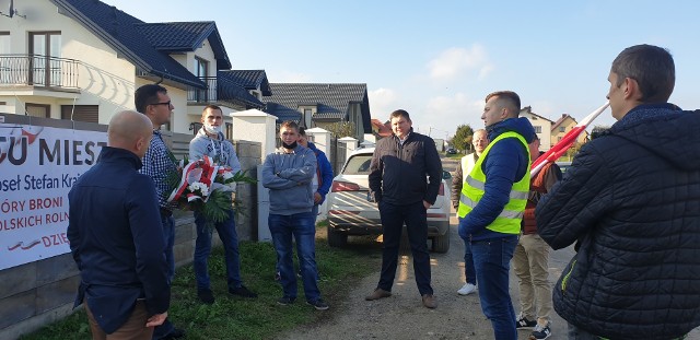 Rolnicy kolejny raz odwiedzili podlaskich parlamentarzystów. Tym razem bez śmierdzącego prezentu