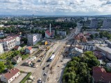 Kraków. Postęp prac na 29 Listopada. Kiedy skończy się przebudowa?  Na razie wprowadzane są kolejne zmiany w ruchu