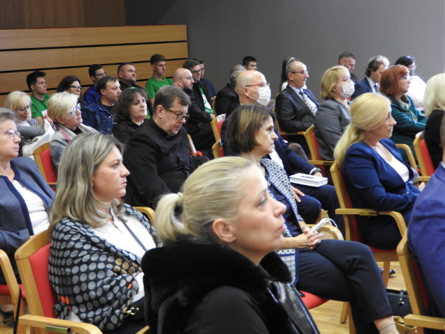Białystok. "Na drogach i bezdrożach wychowania… z kompasem Prymasa Wyszyńskiego". Regionalna konferencja nauczycieli i duchownych