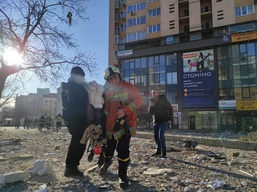 Noc z piątku na sobotę, 25 i 26 lutego. Ukraińscy strażacy...