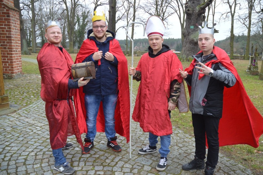 Orszak Trzech Króli i jasełka w Jordanowie.