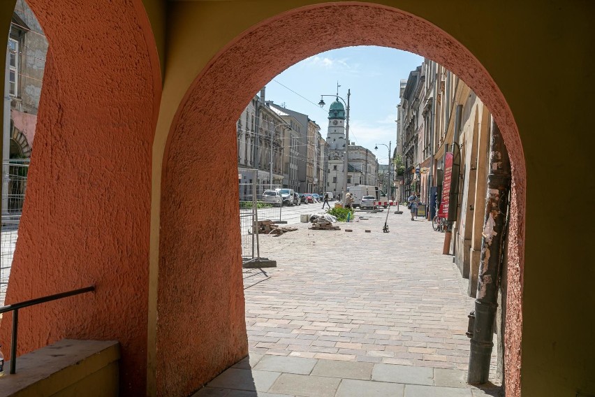 Kraków. Na przejazd ulicą Krakowską jeszcze musimy poczekać. Tramwaje mają na nią wrócić w drugiej połowie sierpnia [ZDJĘCIA]