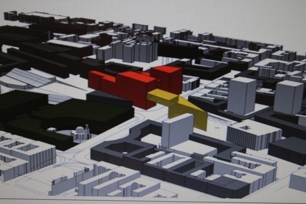 Konstrukcja gmachu przypomina połączone z sobą różne figury geometryczne.