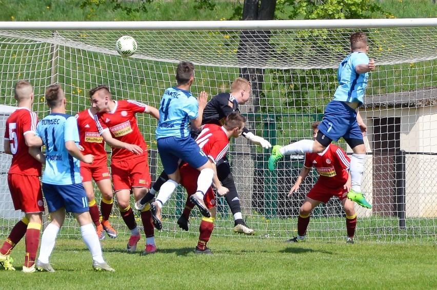 Małopolska liga juniorów starszych: Soła Oświęcim nie potrafi strzelać goli. Przegrała z Dunajcem Nowy Sącz [ZDJĘCIA]