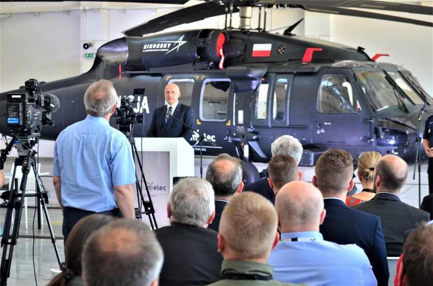 Polskie Zakłady Lotnicze w Mielcu podpisały umowę z policją. Śmigłowce Black Hawk trafią do Biura Operacji Antyterrorystycznych