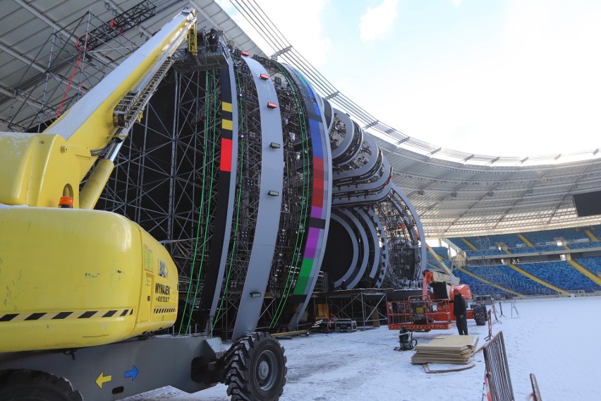 Na płycie Stadionu Śląskiego trwa budowa multimedialnej...