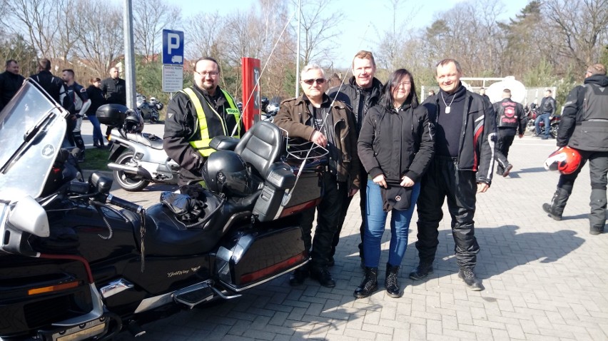 Motocykliści pojechali do Żar, aby wspomóc chorego Gabrysia. "Padnie hasło, to się jedzie!" [ZDJĘCIA]