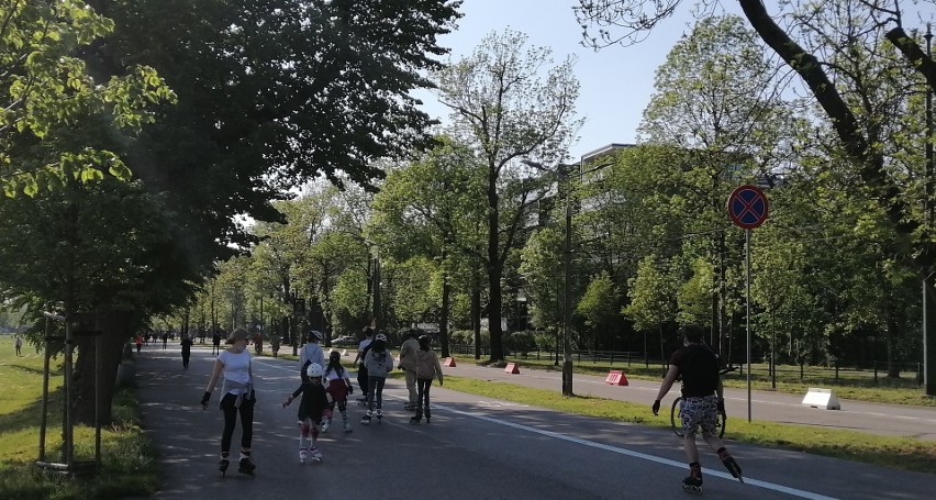 Weekend na sportowo. Siatkówka, rower, spacery - krakowianie aktywnie spędzili czas