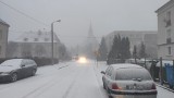 Uwaga! Śnieżyca, silny wiatr i lód na drogach w Żarach. W całym powiecie żarskim panują trudne warunki meteorolgiczne