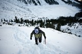 Szlaki nad Morskie Oko są mocno oblodzone. Wybieracie się w Tatry? TPN podpowiada, jak się przygotować, by uniknąć nieszczęścia