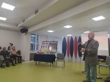 Jacek Pałkiewicz odwiedził białostocką szkołę. Uczniowie SP 51 zalewali słynnego podróżnika pytaniami
