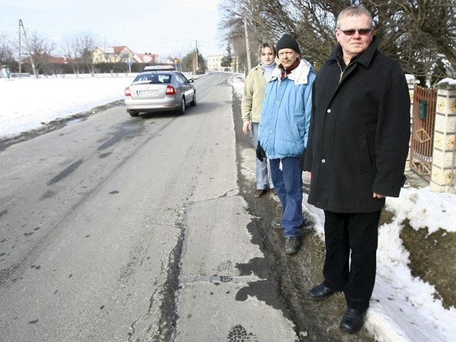 Jan Domino, Sławomir Stanio, Małgorzata Pondel: apelujemy do miasta o szybką przebudowę ulicy.