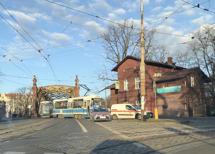 Wykoleił się tramwaj nauki jazdy. Duże utrudnienia