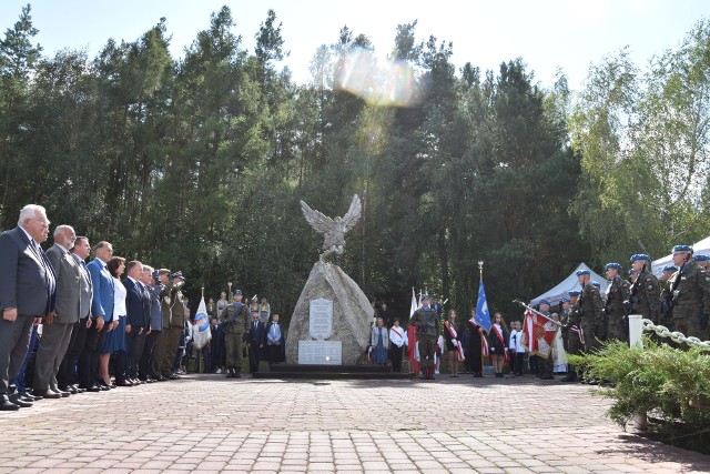 Święto Lotników w Gościńcu w gminie Chęciny. W niedzielę oddano hołd podniebnym bohaterom.
