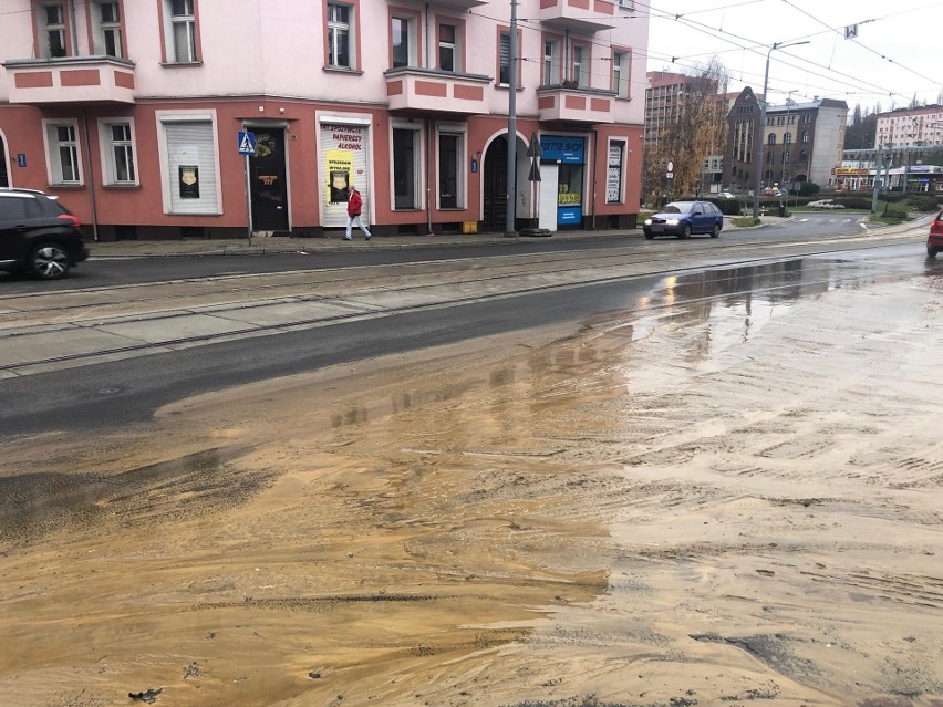 Awaria sieci wodociągowej na Niebuszewie w Szczecinie 