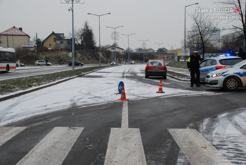 Jastrzębie: kierowca potrącił kobietę na pasach. 52-latka...