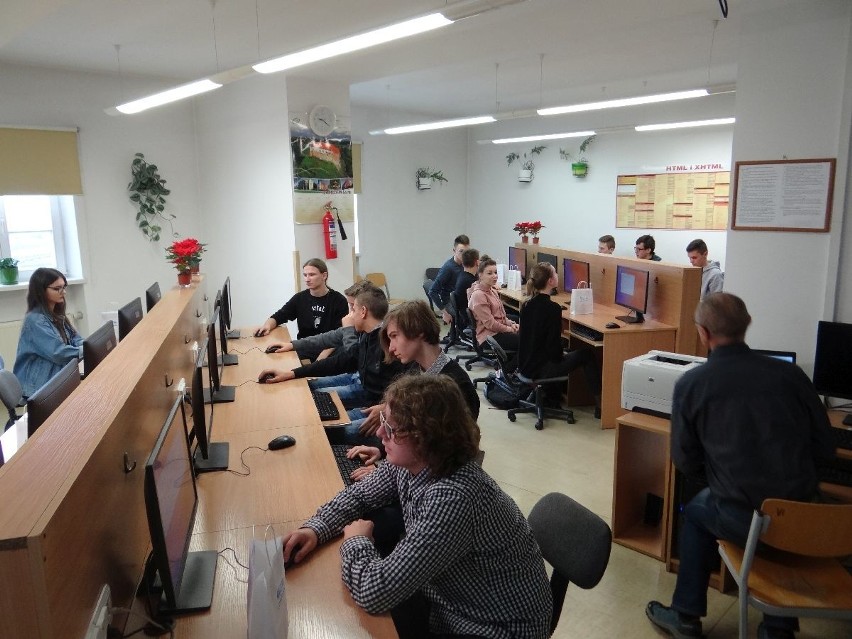 W Collegium Gostomianum w Sandomierzu otwarto nowoczesną pracownię komputerową