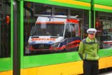 Głogowska: Zderzenie samochodu z tramwajem. Jedna osoba ranna