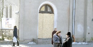 Rozpoczęła się już renowacja kościelnych drzwi. Lada dzień zaczną się kolejne prace na zewnątrz świątyni. 