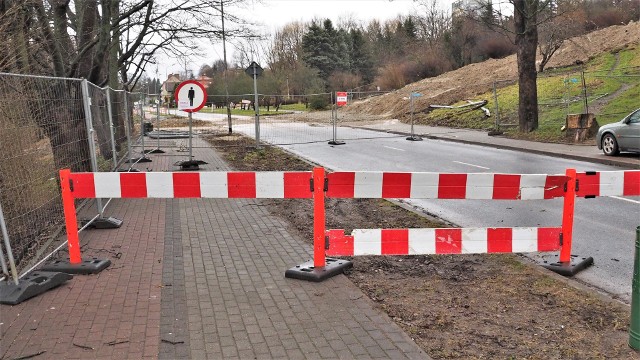 Wykonawca prac związanych z budową nowego wiaduktu w ciągu al. Monte Cassino w Koszalinie wystąpił do Zarządu Dróg i Transportu z wnioskiem o wydłużenie czasu zamknięcia ulicy Batalionów Chłopskich.