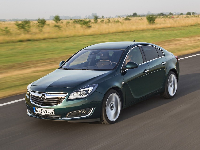 Opel Insignia - w 2014 roku sprzedano 4 092 egzemplarzy tego...