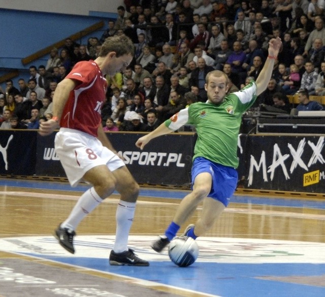 Kamil Chicewicz (zielony strój) wystąpił w IV Amber Cup gościnnie w barwach Gryfa 95.