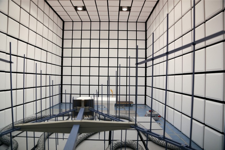 BPN-T. Laboratorium kompatybilności elektromagnetycznej, czyli komora do badania promieniowania (zdjęcia)