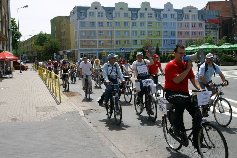 W sobote przez centrum Slupska przejechalo okolo stu...