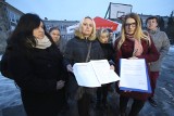 Podopieczni Specjalnego Ośrodka Szkolno - Wychowawczego w Kielcach błagają: Zostawcie naszą szkołę w spokoju!                            