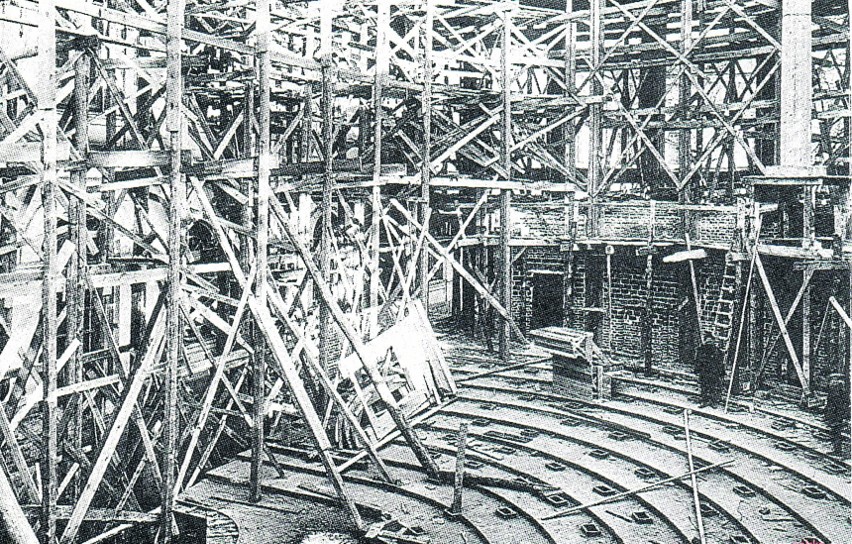 Rok 1928. Budowa sali posiedzeń Sejmu