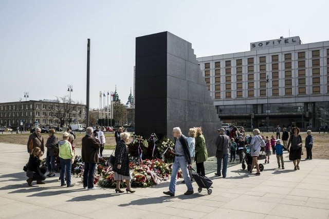 Co dalej z pomnikiem smoleńskim w Warszawie?