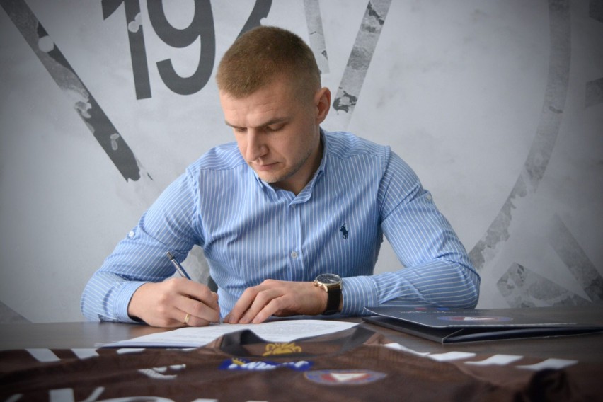Tomasz Tymosiak podpisuje kontrakt z Garbarnią Kraków